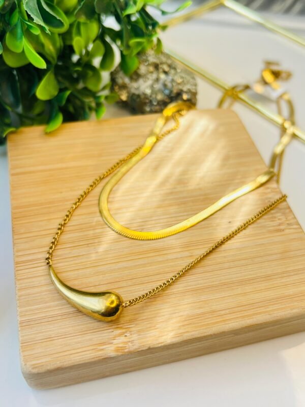 Lustrous Curve