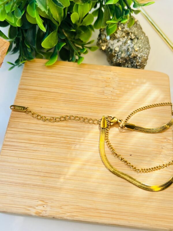 Lustrous Curve - Image 4
