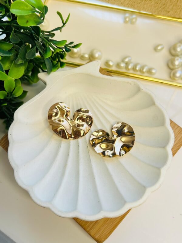 Bold Elegance - Image 3