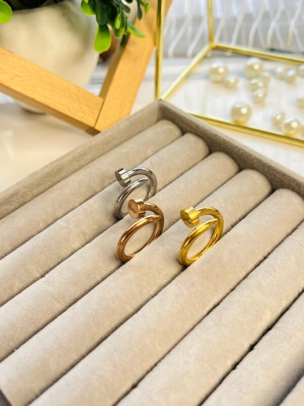 Torque Elegance Ring