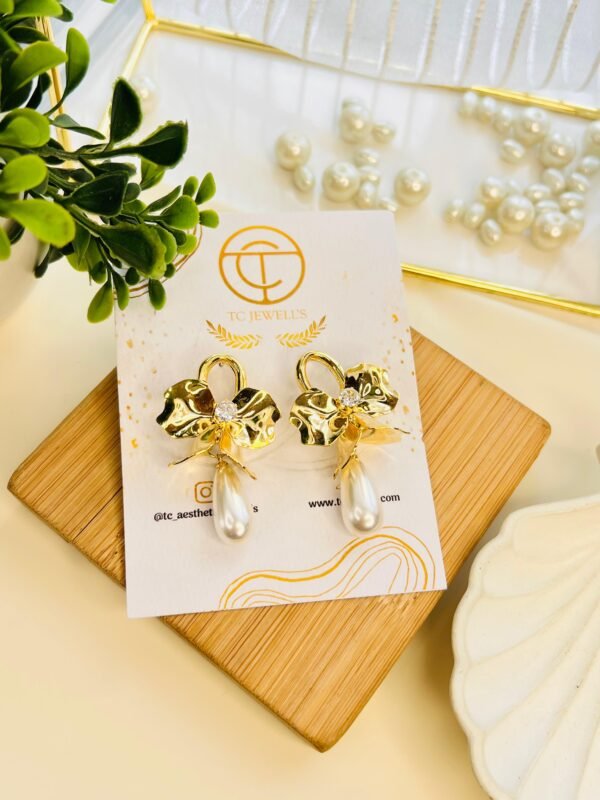 Regal Bow Pearl Drops - Image 2
