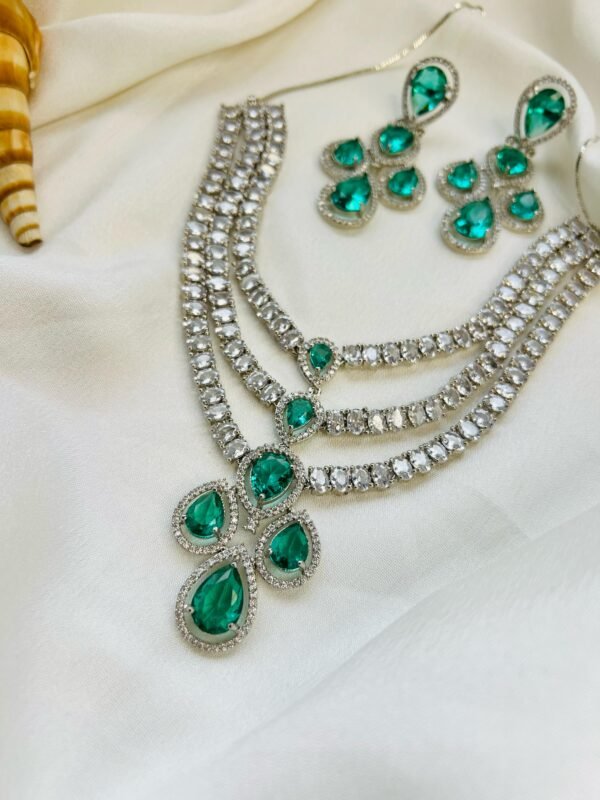 Regal Teardrop Set