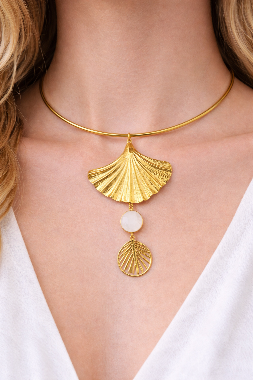 Lustrous Elegance - Image 2