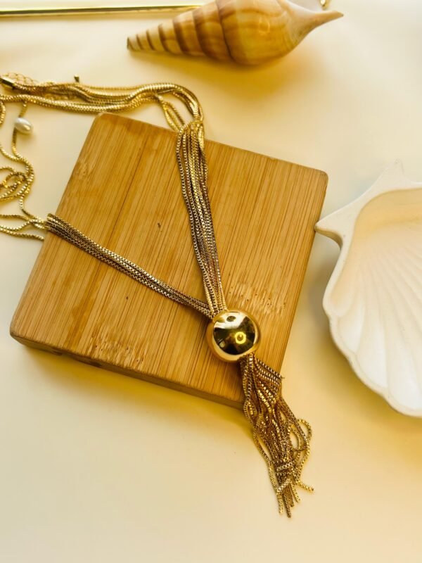 Regal Threads - Image 2