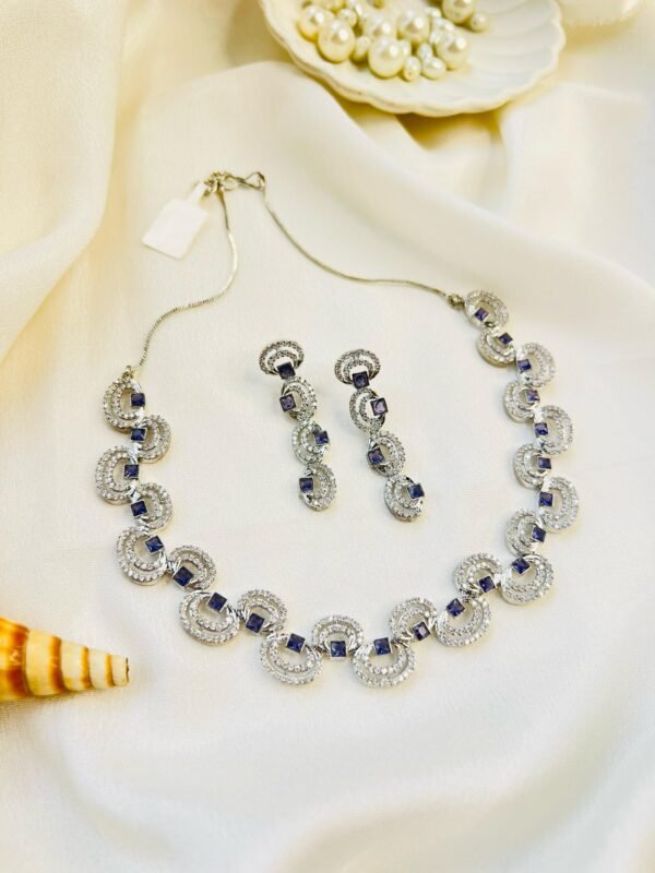Twilight Aura Necklace - Image 3