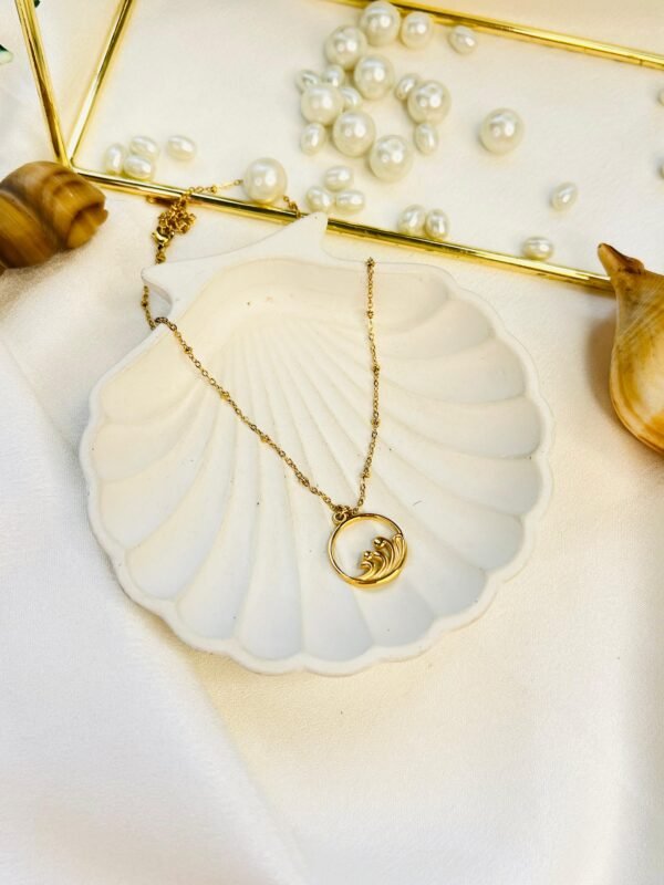 Lunar Loop Chain