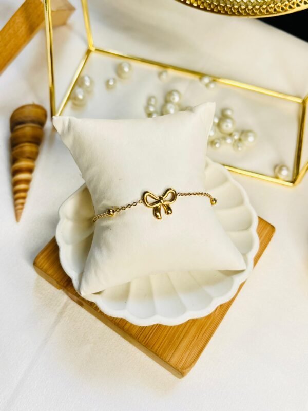 Golden Grace Bow Bracelet