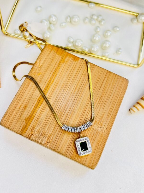 Emerald Elegance Necklace - Image 2