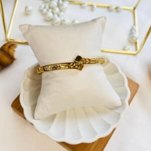 Timeless Majesty Cuff