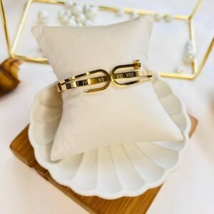 Eterna Roman Cuff