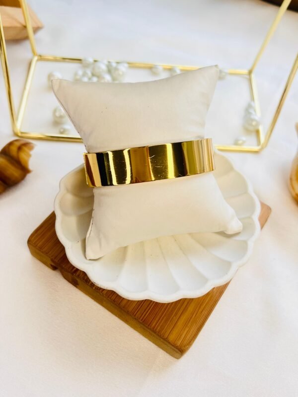 Aurora Radiance Cuff - Image 4