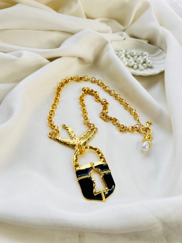 Divine Persona Chain