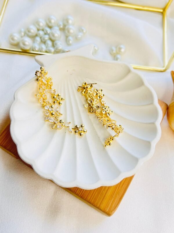 Golden Daisy Charms - Image 3