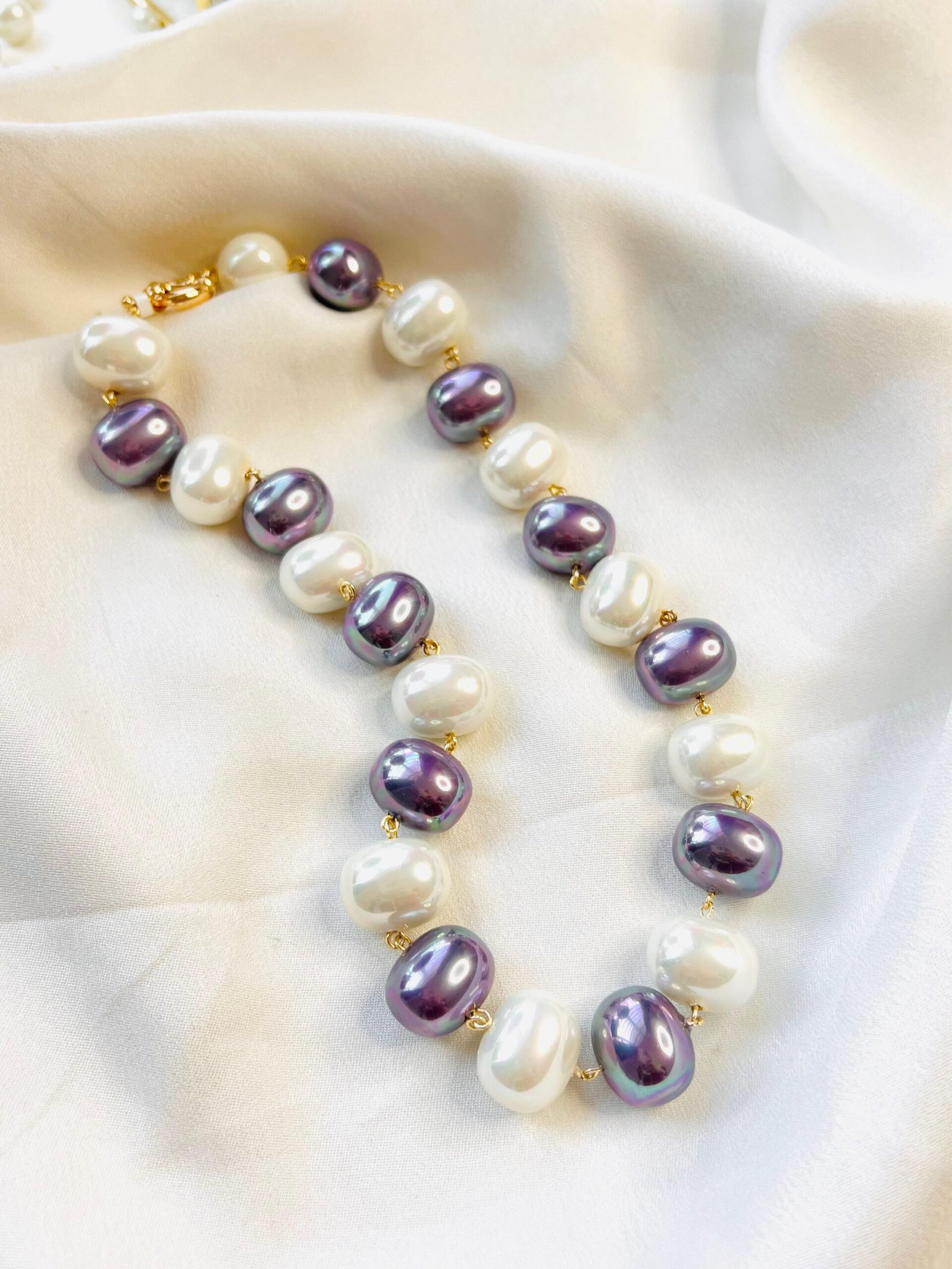 Lavender Pearl Glow Necklace