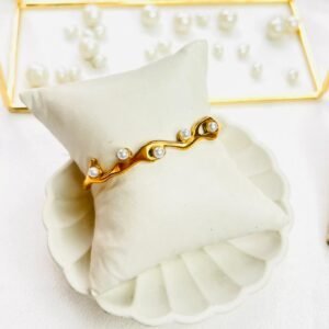 Arin Gold Cuff Bracelet