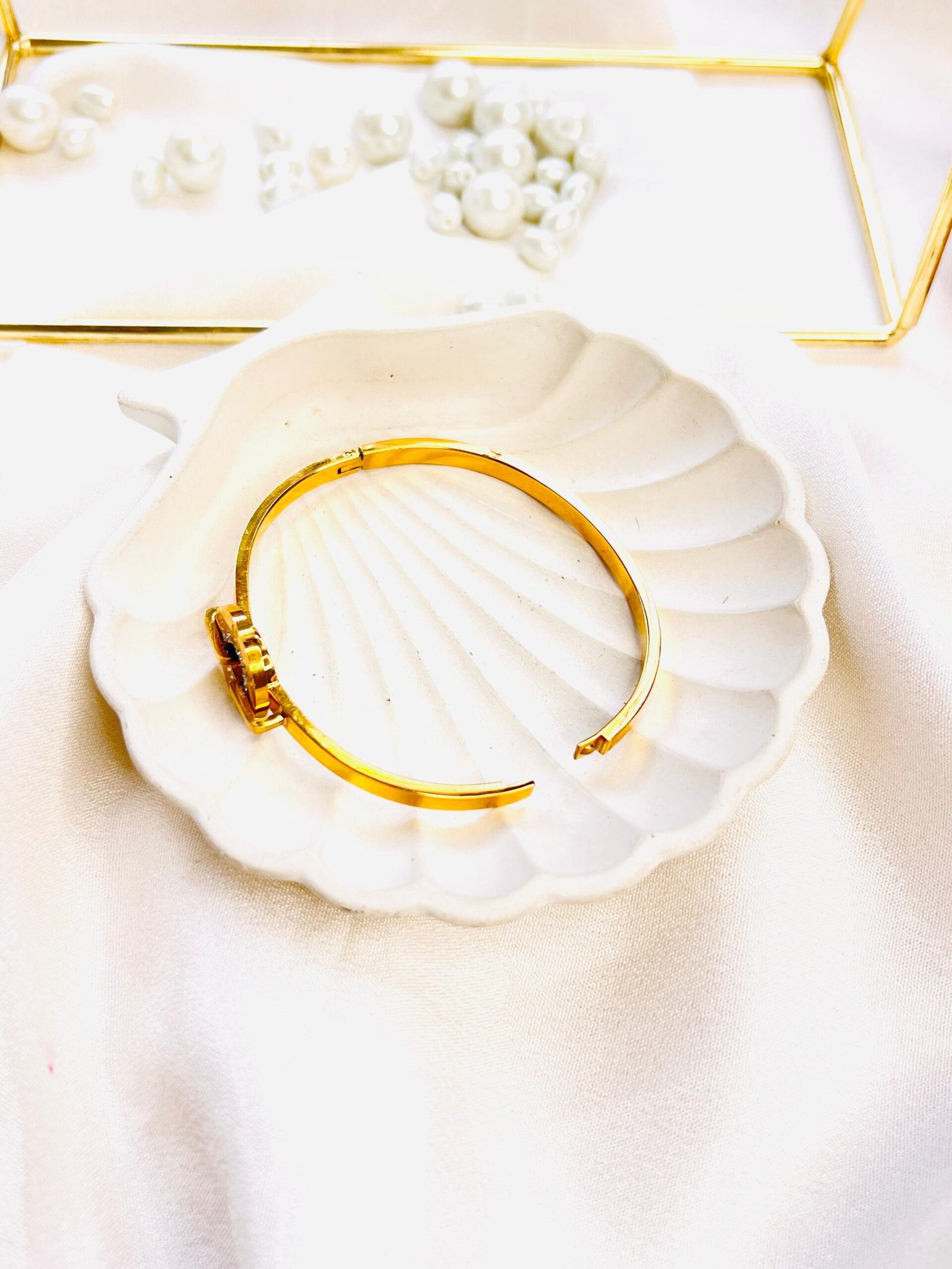 Orvella Lock Cuff - Image 3