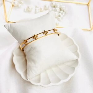 Aurelia Cuff