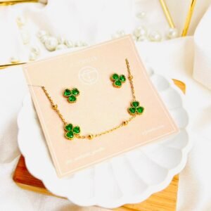 Emera Clover Necklace Set