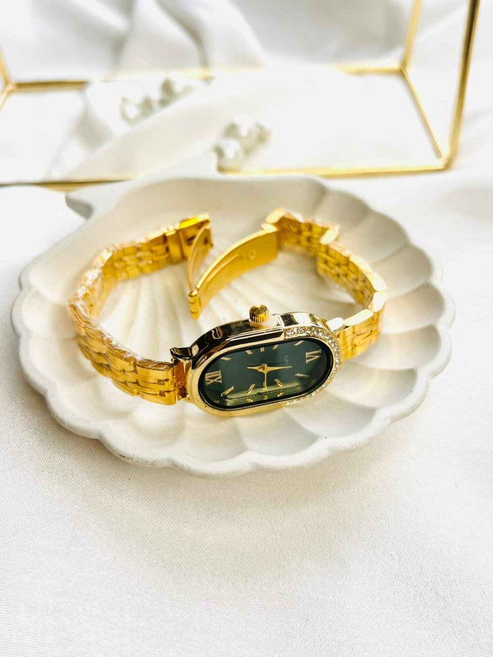 Emerald Elegance Watch - Image 2
