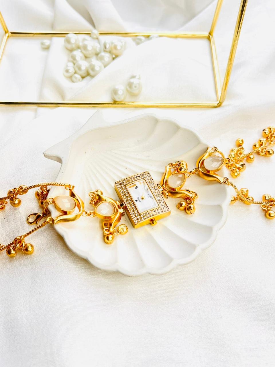 Golden Grace Bracelet Watch - Image 3