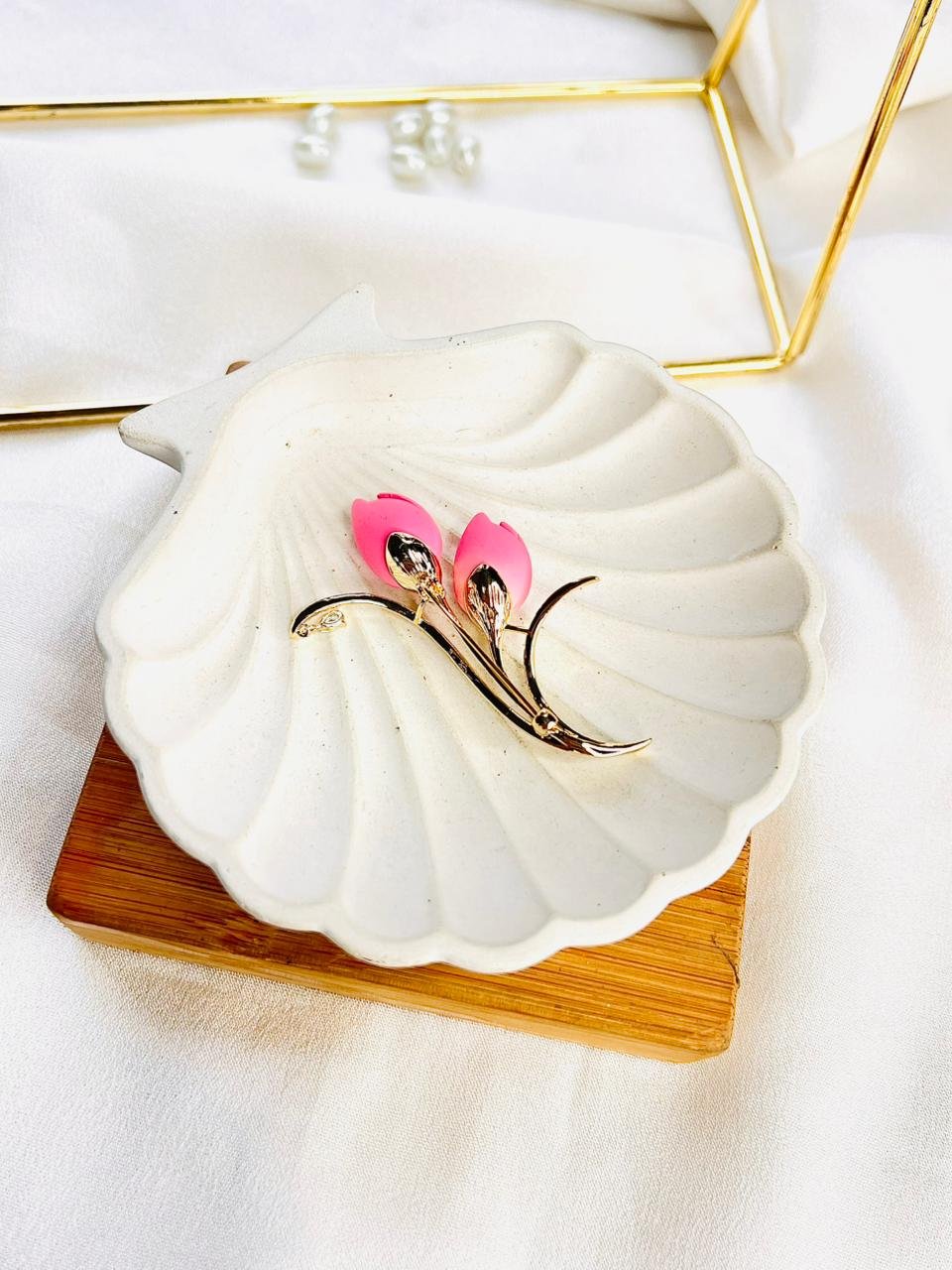 Blush Bloom Tulip Brooch - Image 4