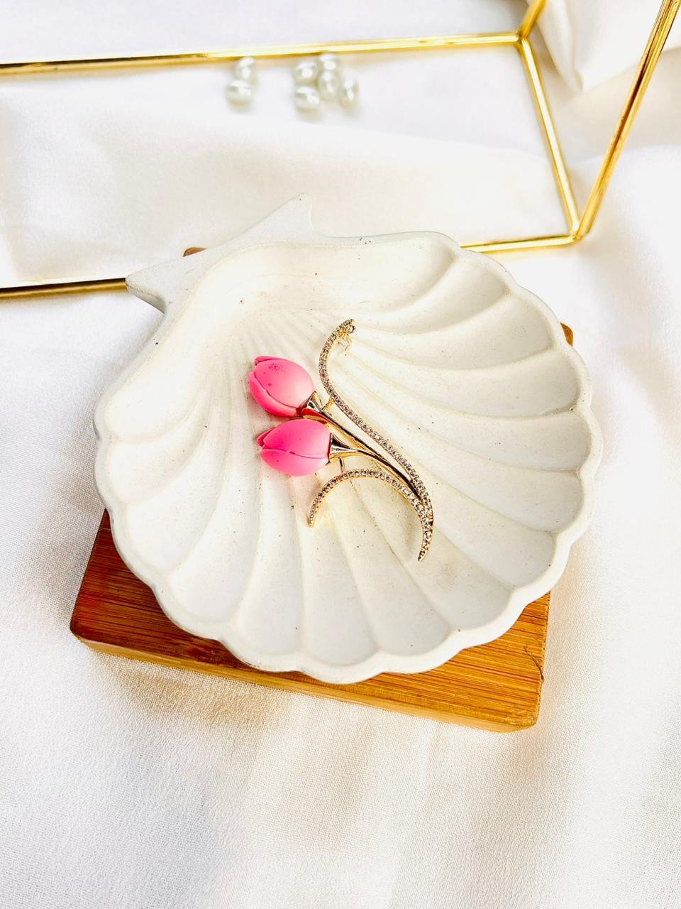 Blush Bloom Tulip Brooch - Image 3
