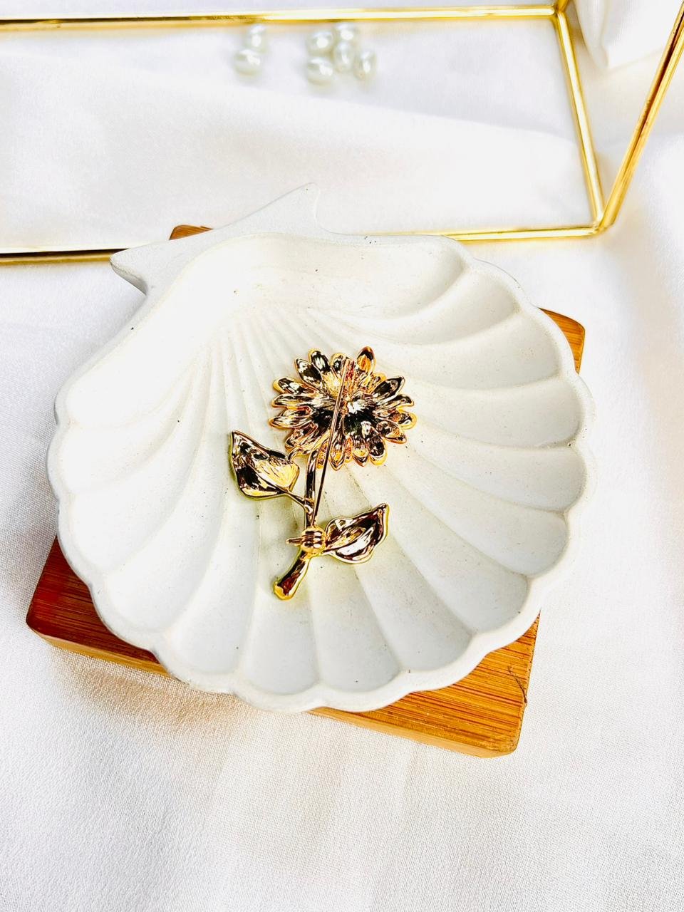 Golden Bloom Sunflower Brooch - Image 4