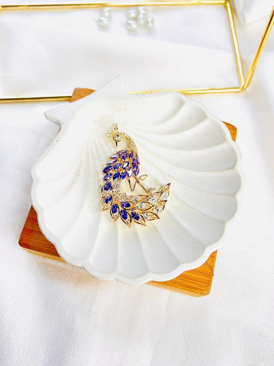 Golden Oriole Brooch - Image 2