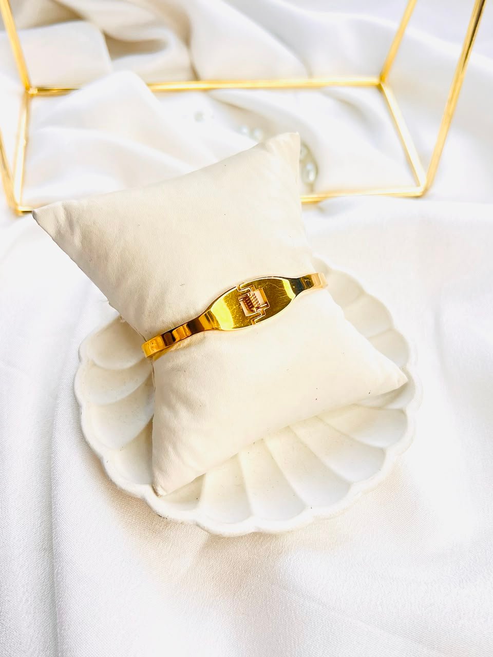 Floral Crystal Elegance Bracelet - Image 3