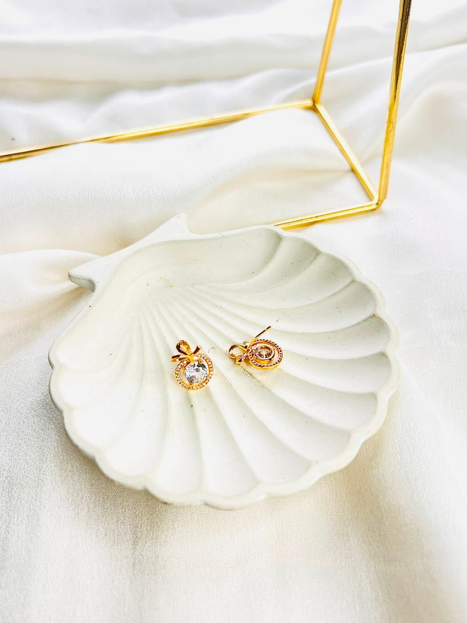 Nyla Gold Earrings - Image 3