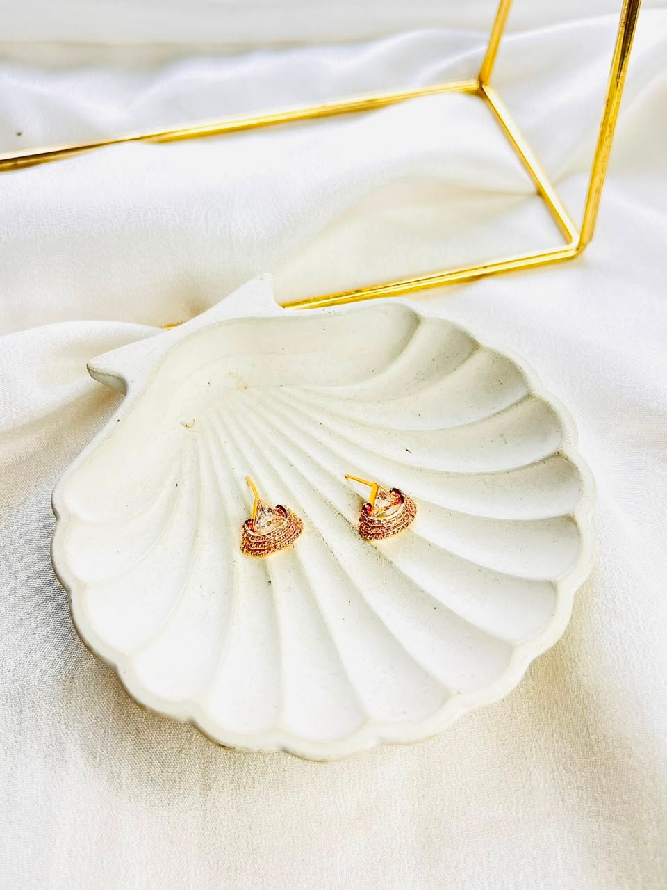 Aven Gold Studs