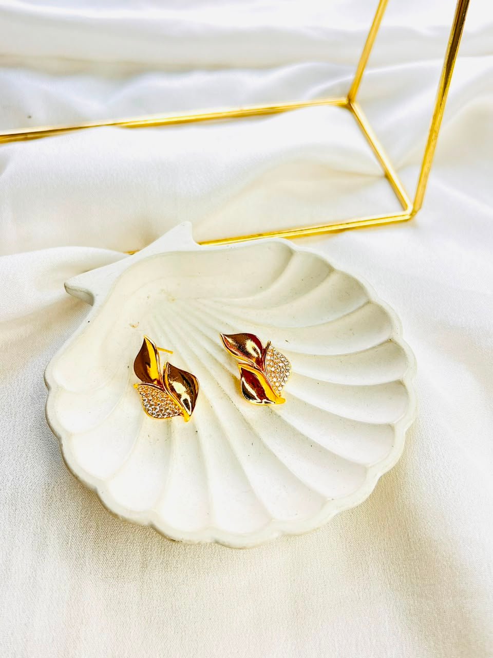 Elara Gold Drops - Image 3