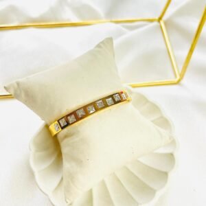 Luna Cuff