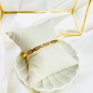 Ismera Cuff