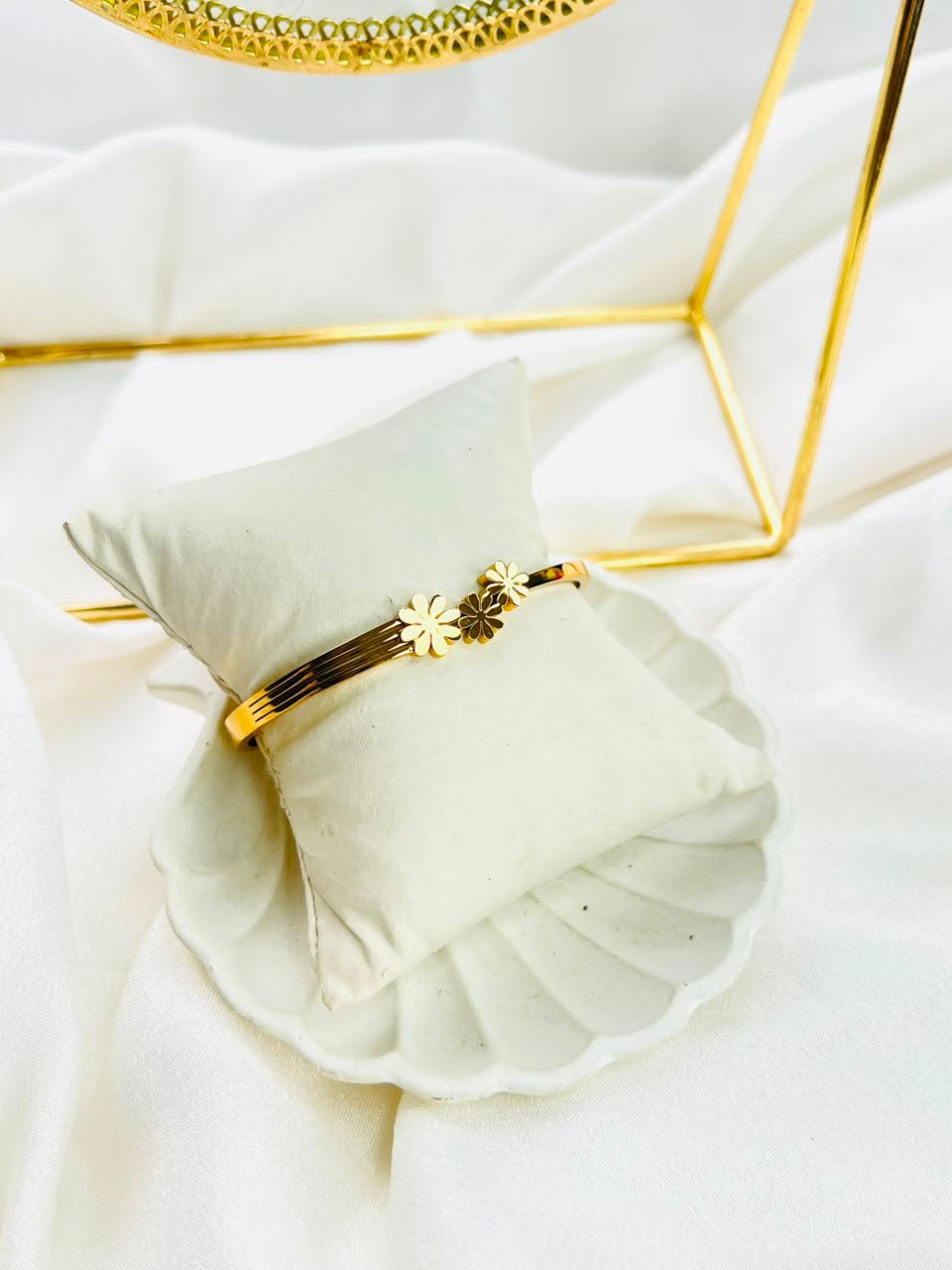Lioren Cuff