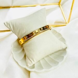 Arlina Cuff