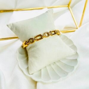 Veyra Cuff